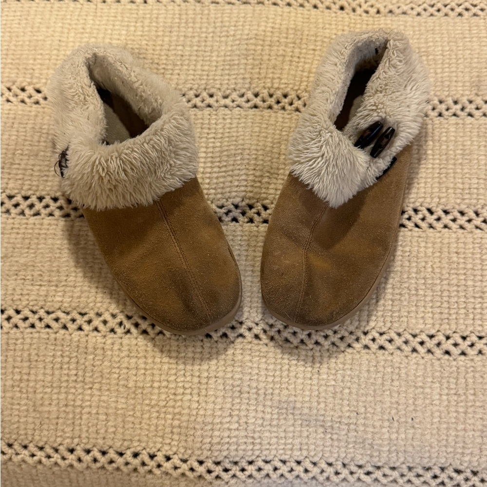 Clarks Tan Slippers with Faux Fur Lining